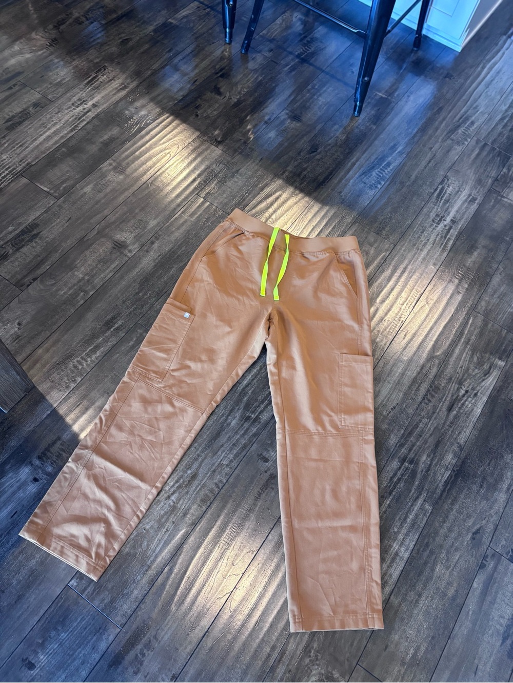 FIGS Womens Straight Leg Scrub Pants Color Earth *rare* Size Medium